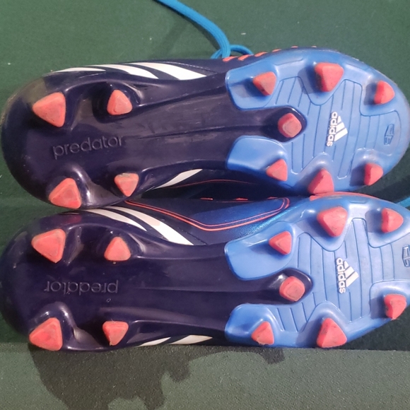 Boys Soccer Shoes - Picture 2 of 4